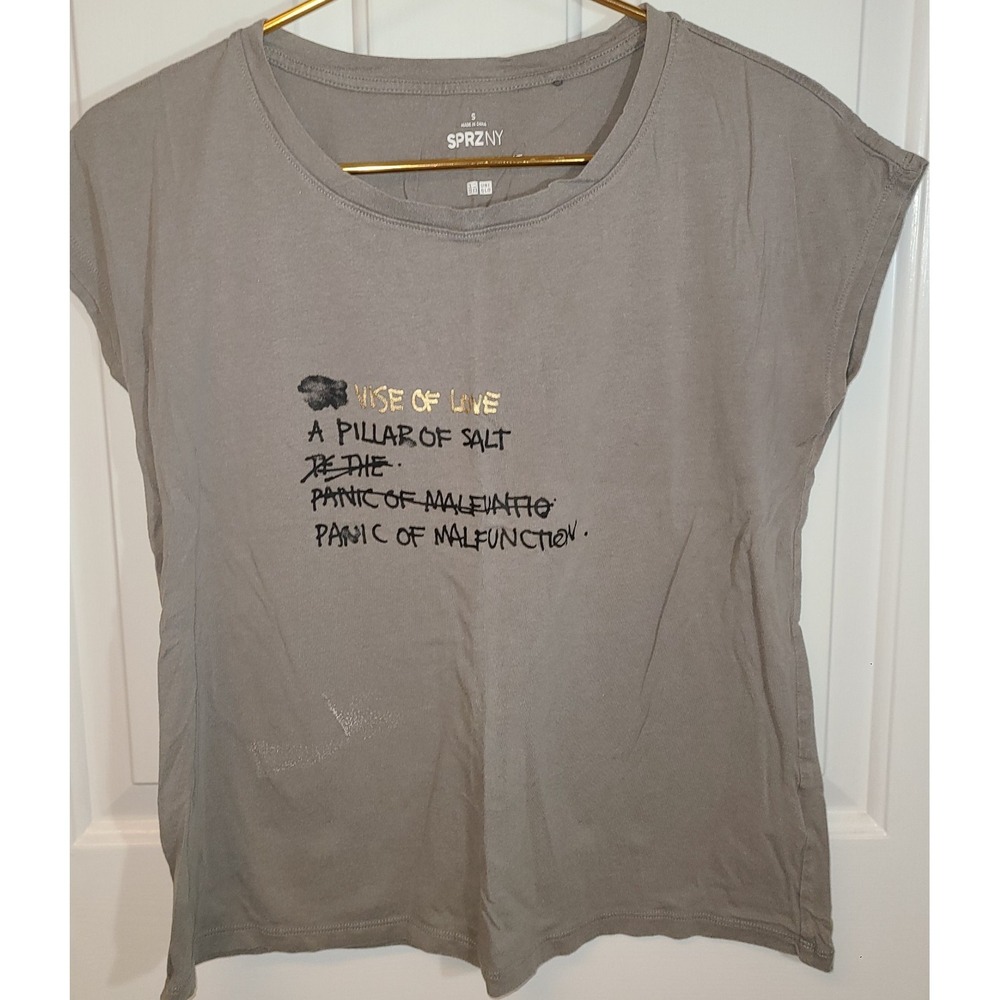 Jean-Michel Basquiat x Uniqlo‎ Vise Of Love Tee Artist T-Shirt Rare Gold Gray Sm